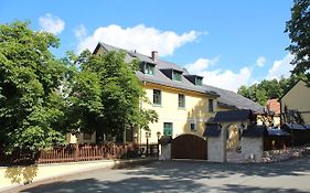 Digitales Event & Hochzeitshotel Zum Gruenen Baum